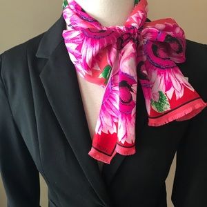 🌸Adrienne Vittadini 100% Silk Rectangle scarf